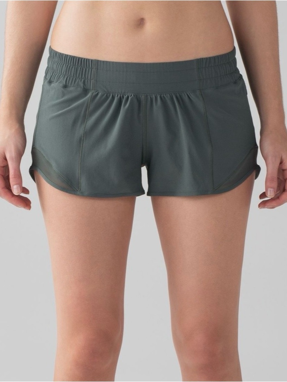 Lululemon Hotty Hot Short II 2.5” Dark Army Green Like New Size 8